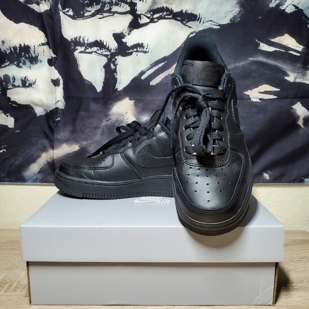 Black Nike Air Force